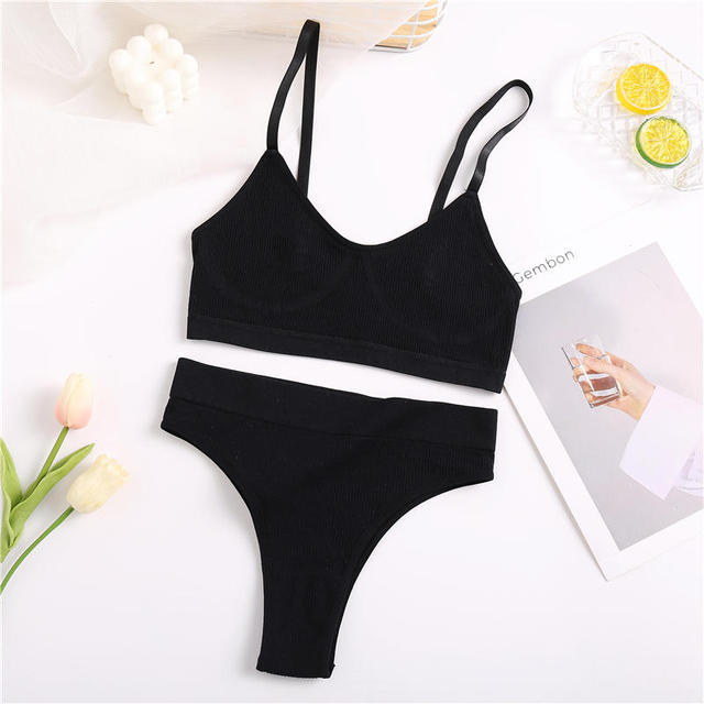 Seamless comfort lingerie set
