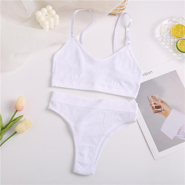 Seamless comfort lingerie set