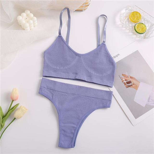 Seamless comfort lingerie set