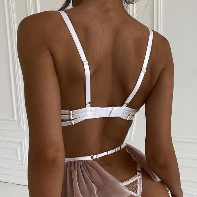 Misty ruffle garter set